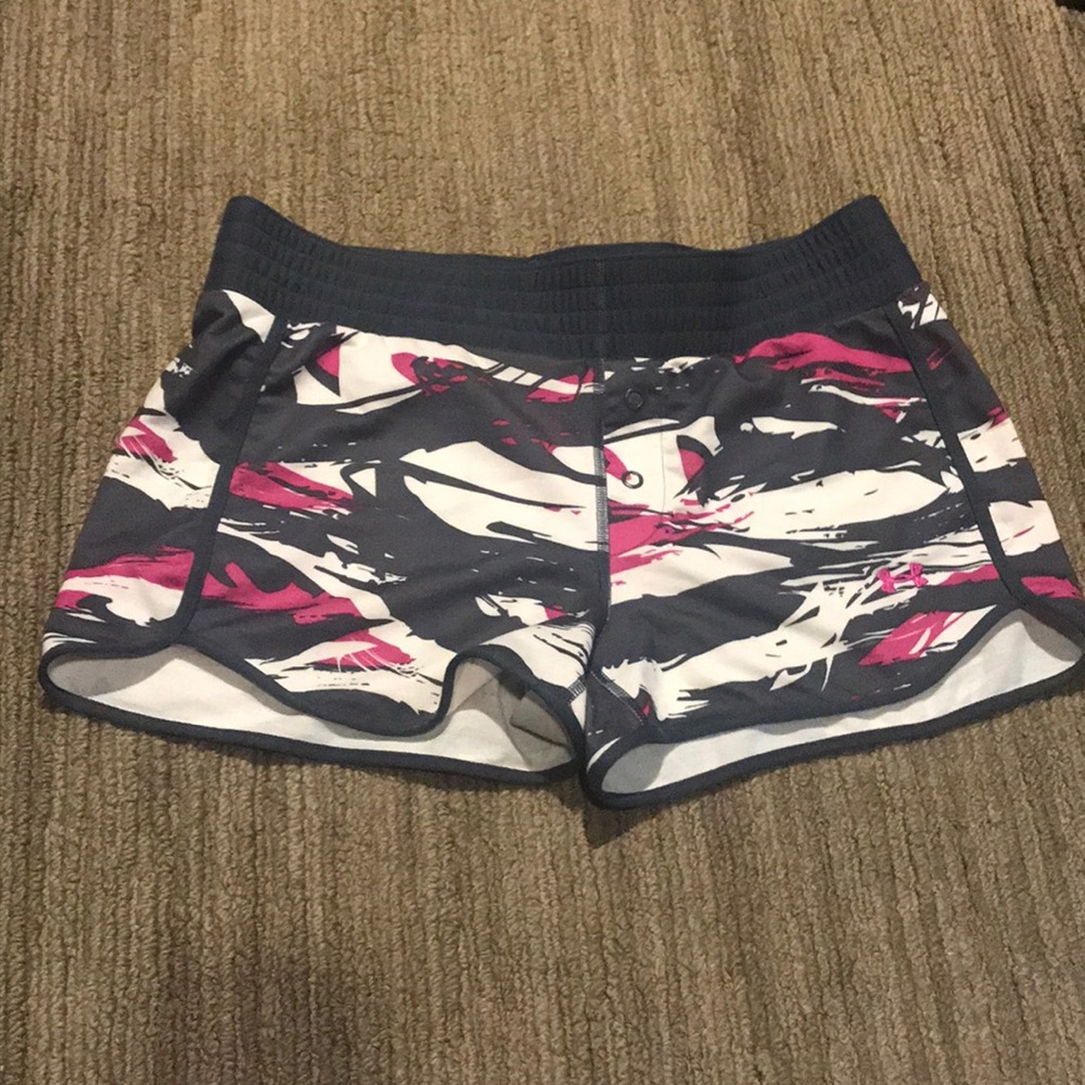 Women’s Under Armour shorts size small
